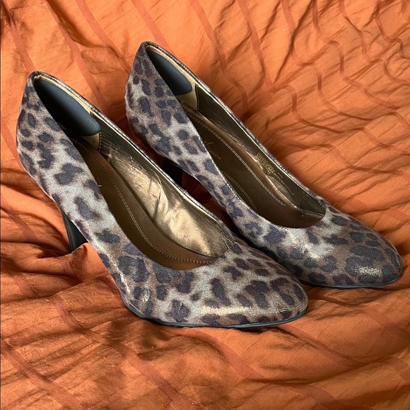 Leopard Print Women's Heels - Picture 1 of 5